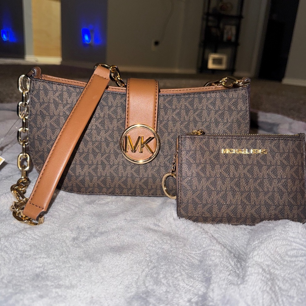 Micheal Kors Carmen Bag with wallet